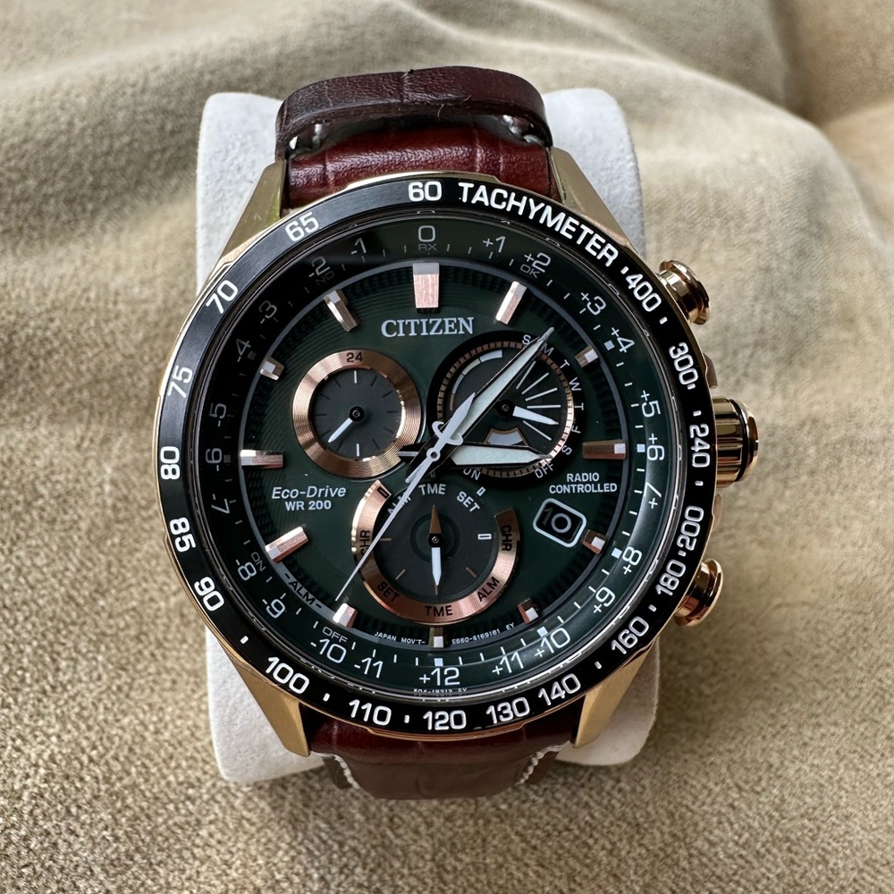Citizen PCAT ecodrive 43mm in rose gold and green. In great pre owned condition.